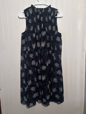 Joie Black and White Casual Dress with Effortless Style